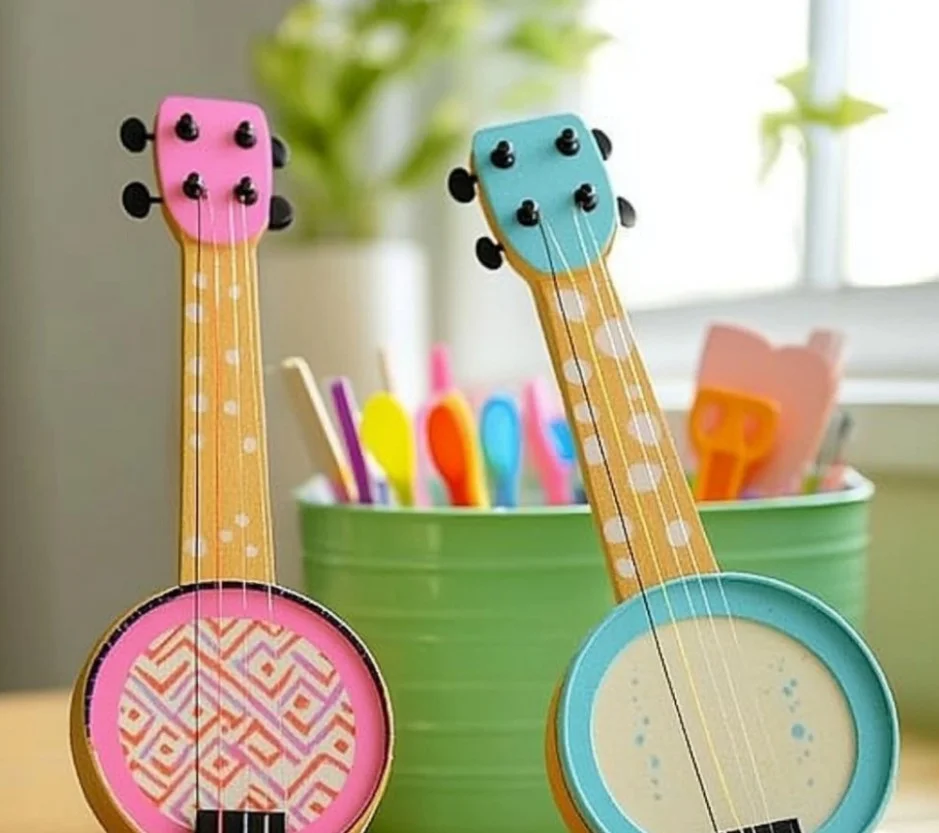 Mini Lid Banjo - a compact instrument for music enthusiasts