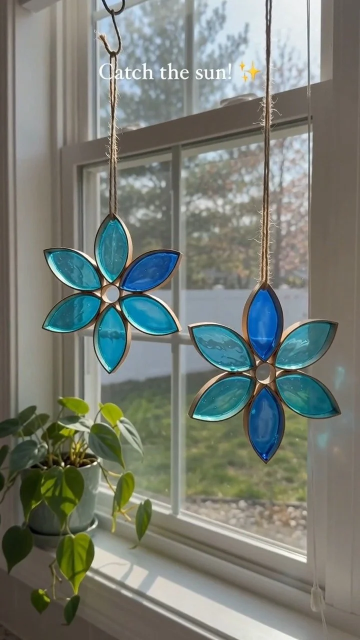 DIY Paper Roll Flowers Sun Catcher 12 DIY Paper Roll Flowers Sun Catcher