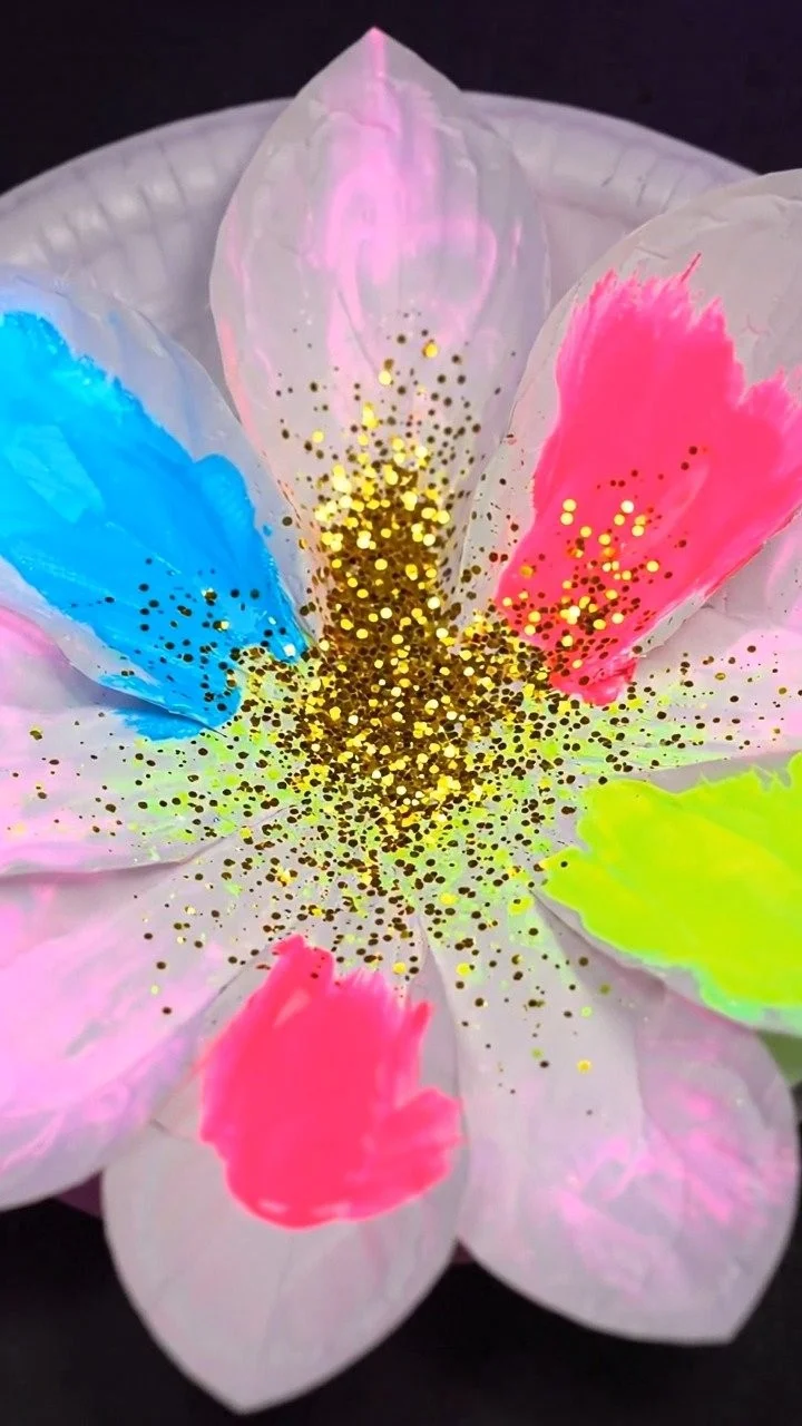 Glowing flowers light up with magical colors and create a beautiful glowing floral display ✨ A mesmerizing DIY craft. Save this project! 10 Glowing flowers light up with magical colors and create a beautiful glowing floral display ✨ A mesmerizing DIY craft. Save this project!