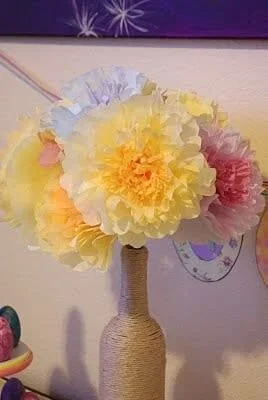 I'm almost ashamed to admit that I've never attempted to make paper flowers before (isn't that a prerequisite for Crafti… | Large coffee filter flowers DIY, Coffee filter marigolds, Flower craft 12 I'm almost ashamed to admit that I've never attempted to make paper flowers before (isn't that a prerequisite for Crafti… | Large coffee filter flowers DIY, Coffee filter marigolds, Flower craft
