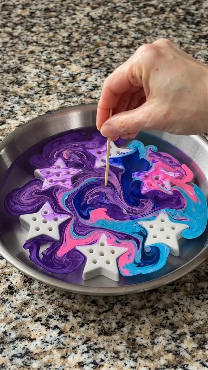 Water marbling stars swirl vibrant colors into beautiful star-shaped creations full of magical patterns ✨ A creative DIY kids love. Save this project! 9 Water marbling stars swirl vibrant colors into beautiful star-shaped creations full of magical patterns ✨ A creative DIY kids love. Save this project!