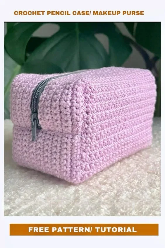 Beginner Crochet Makeup Bag or Pencil Case 6 Beginner Crochet Makeup Bag or Pencil Case