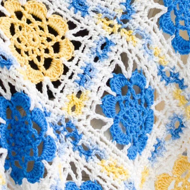 Crochet Flower Throw Pattern in French Country Style 6 Crochet French Country Flower Throw Pattern